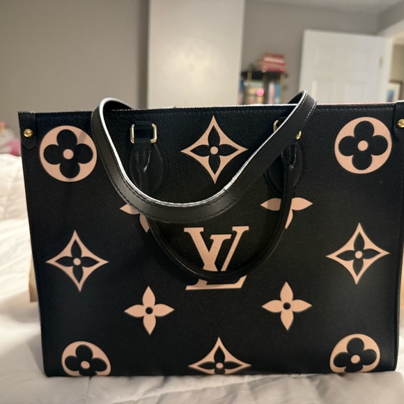 Louis Vuitton Handbags - Louis Vuitton Black and Cream Floral Monogram Tote